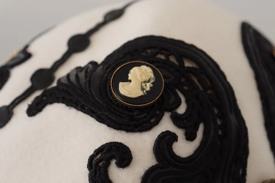 Sombrero con broche de camafeo bordado de lana blanca y negra de Dolce & Gabbana
