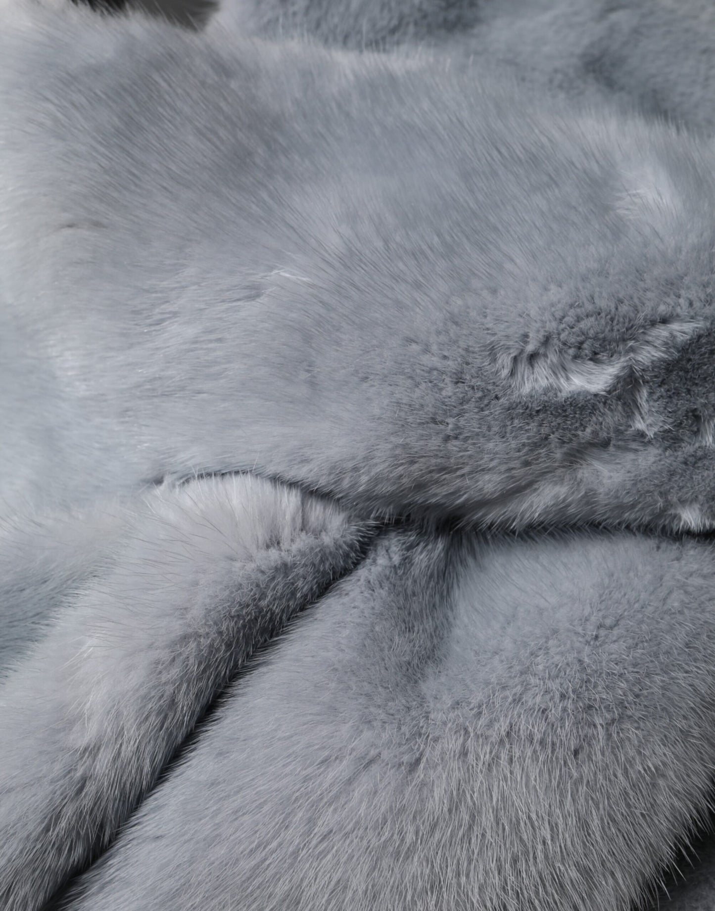 Écharpe cache-cou en fourrure de vison bleu poudré Dolce & Gabbana