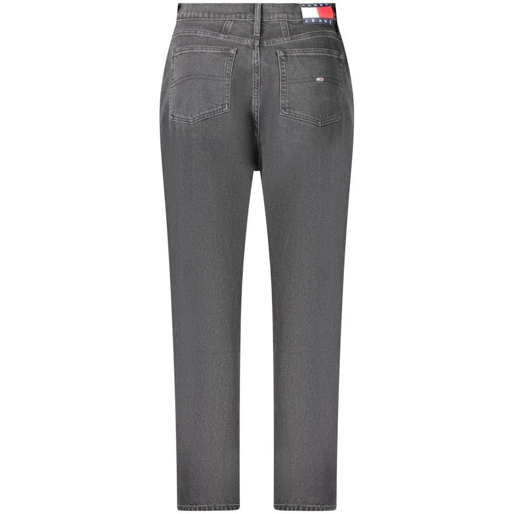 Tommy Hilfiger’s Mom Jeans Ultra High Tapered Fit for Effortless Style Hilfiger