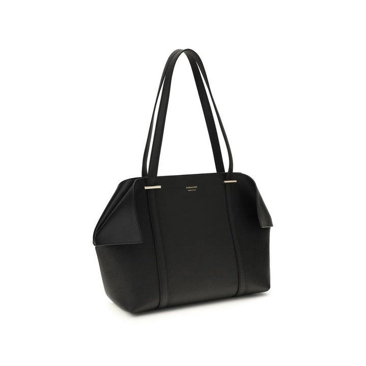 Ferragamo - Black Calf Leather Bos Taurus Shoulder Bag