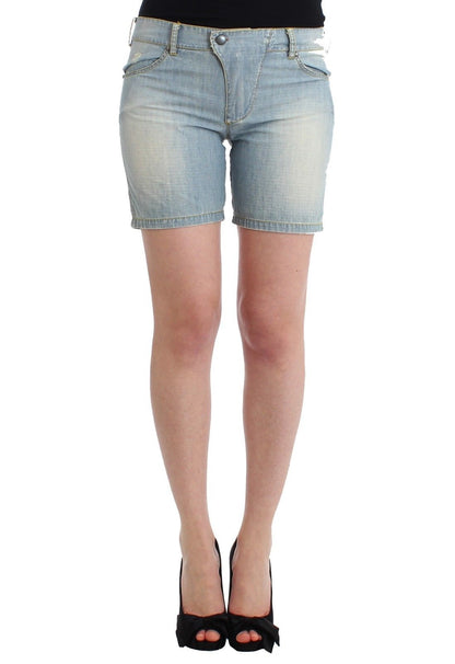 Los shorts vaqueros azules de Ermanno Scervino deslumbran este verano