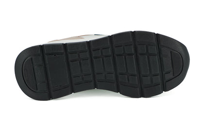 Zapatillas Versace de piel de becerro rosa empolvado que visten tus pies