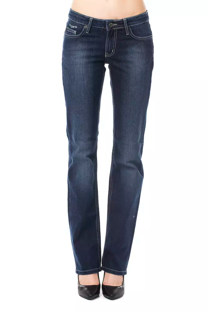 Los jeans Ungaro Fever revelan un estilo de vestir atrevido