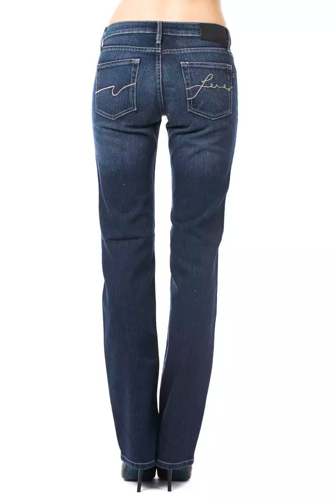 Los jeans Ungaro Fever revelan un estilo de vestir atrevido