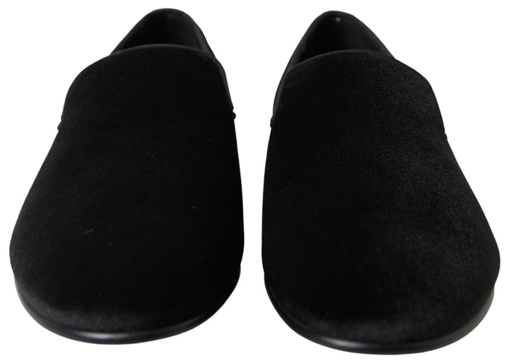 Los mocasines de terciopelo de Dolce Gabbana dan rienda suelta al estilo italiano