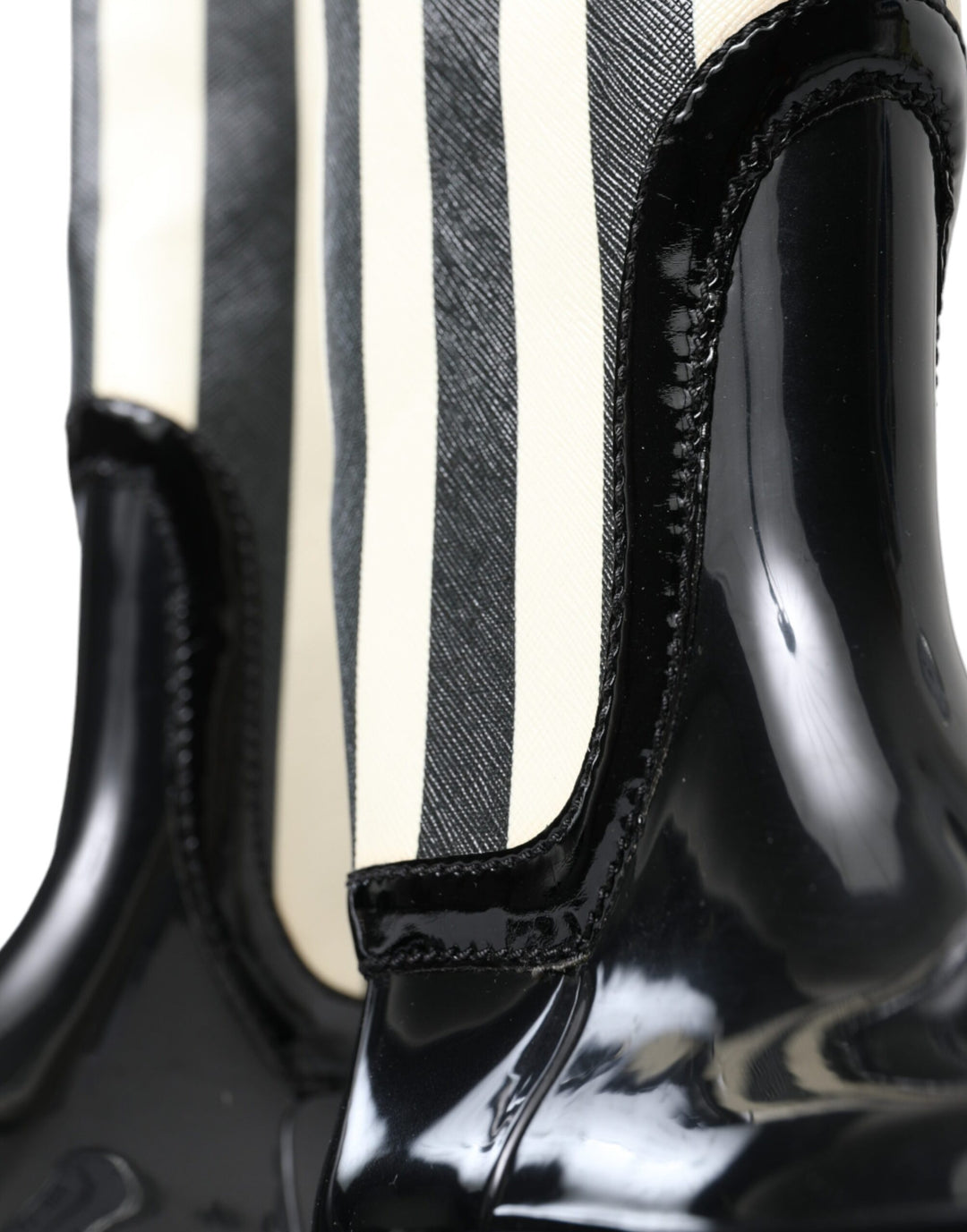 Las botas a rayas de Dolce &amp;amp; Gabbana se roban la escena