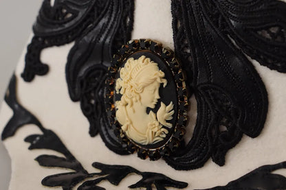 Sombrero con broche de camafeo bordado de lana blanca y negra de Dolce &amp; Gabbana