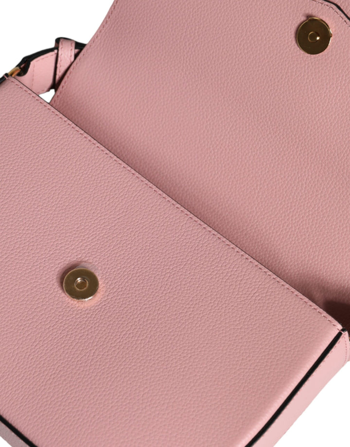 Bolso bandolera Versace de piel de becerro granulada rosa con logotipo