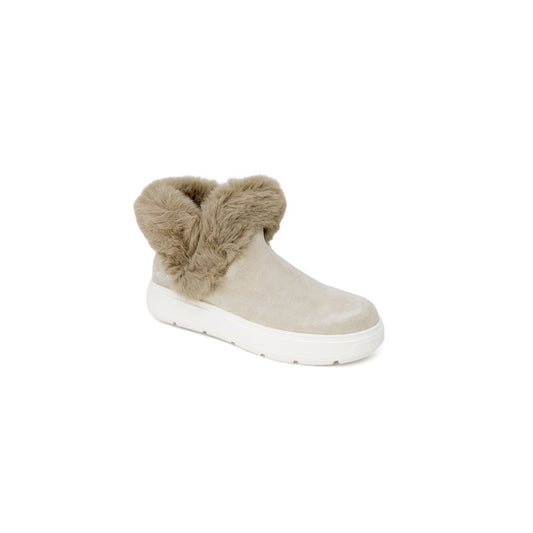 Zapatillas de piel beige Love Moschino