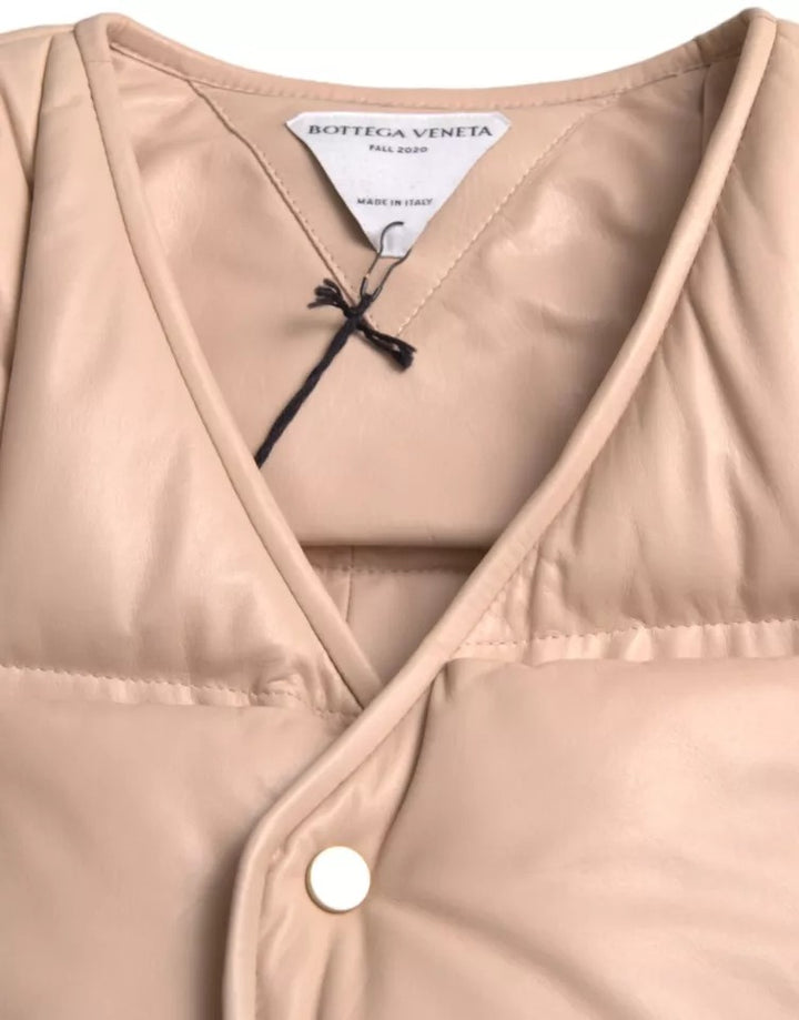 Veste matelassée sans manches en cuir de veau beige Bottega Veneta