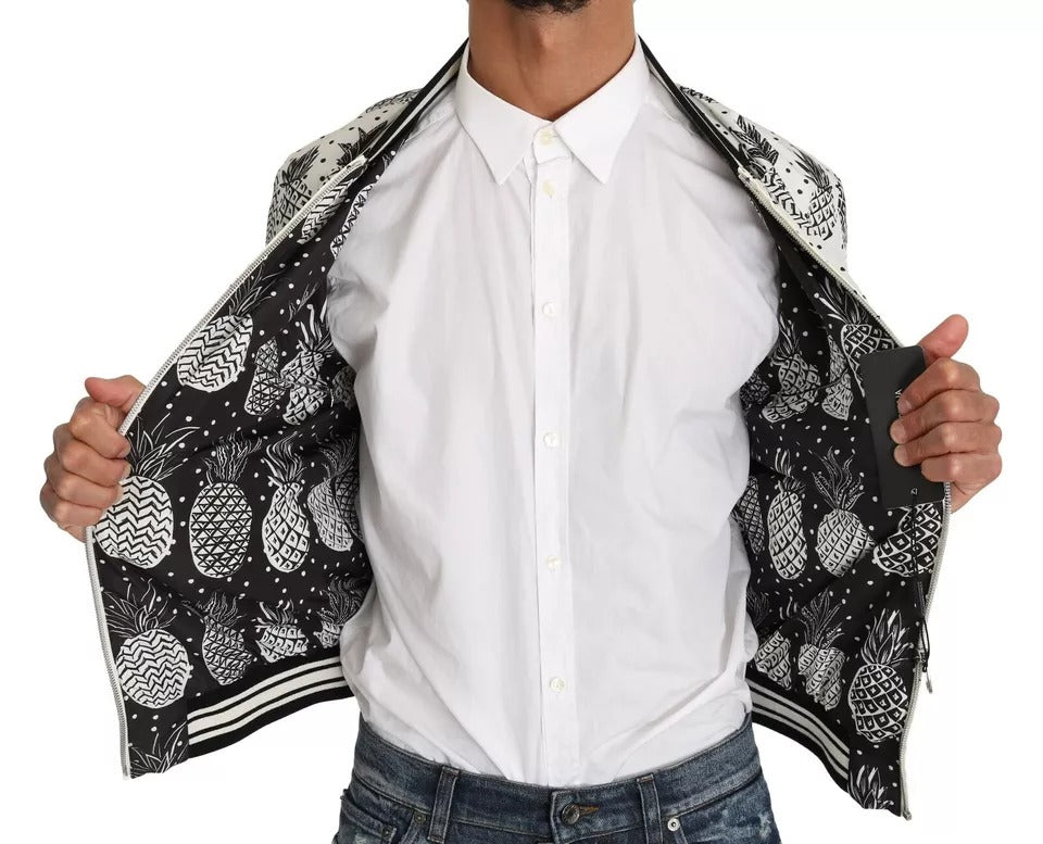 Chaqueta bomber con estampado de piña en blanco y negro de Dolce &amp; Gabbana