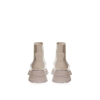 Botas de cuero gris chic de Alexander McQueen para pasos elegantes