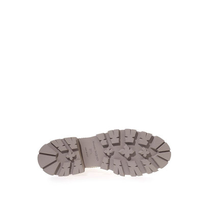 Botas de cuero gris chic de Alexander McQueen para pasos elegantes