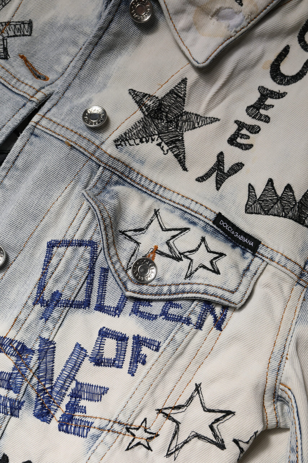 Veste en jean boutonnée bleu clair à motif graffiti Dolce &amp;amp; Gabbana