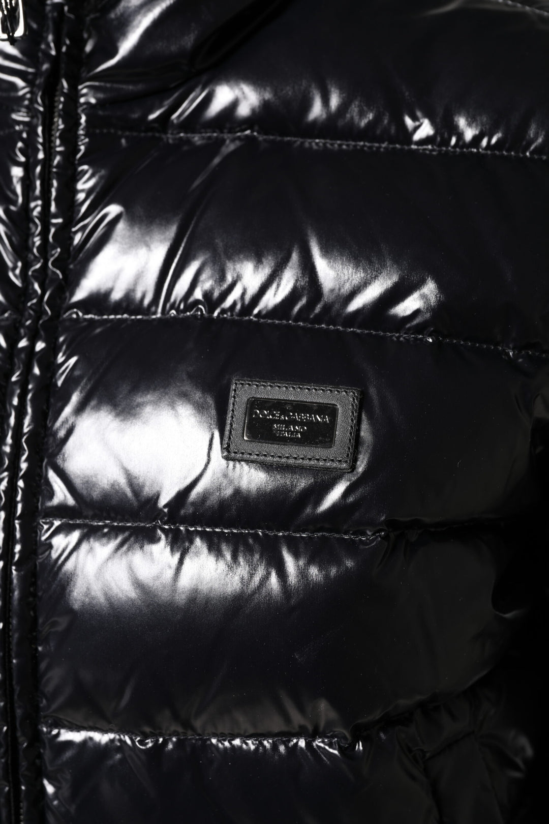 Chaqueta acolchada con cremallera completa y placa del logotipo en negro de Dolce &amp;amp; Gabbana