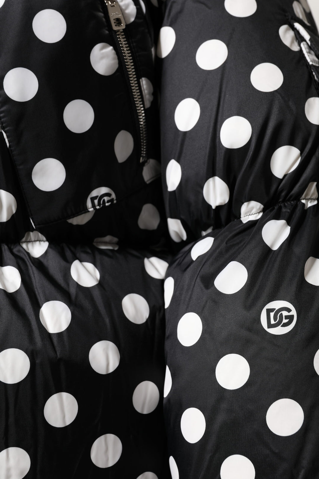 Chaqueta acolchada con cremallera completa y lunares blancos y negros de Dolce &amp;amp; Gabbana