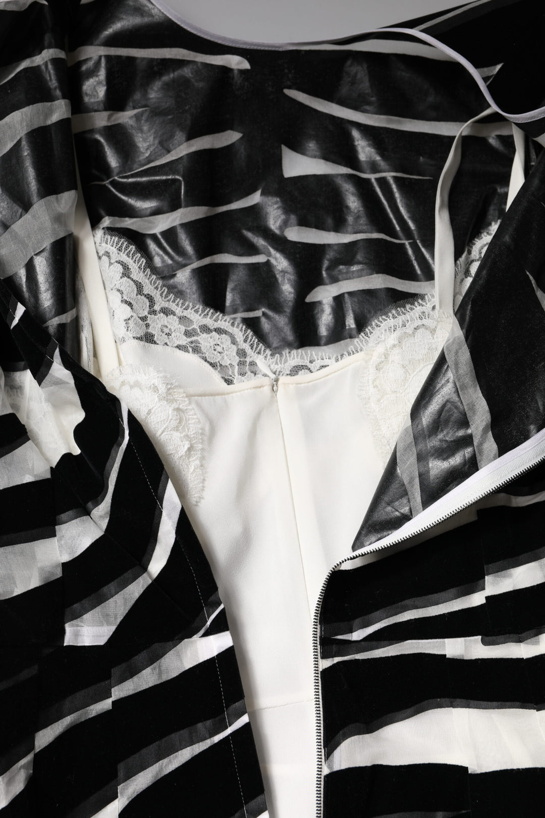 Dolce &amp; Gabbana Black White Zebra A-line Sheath Mini Dress