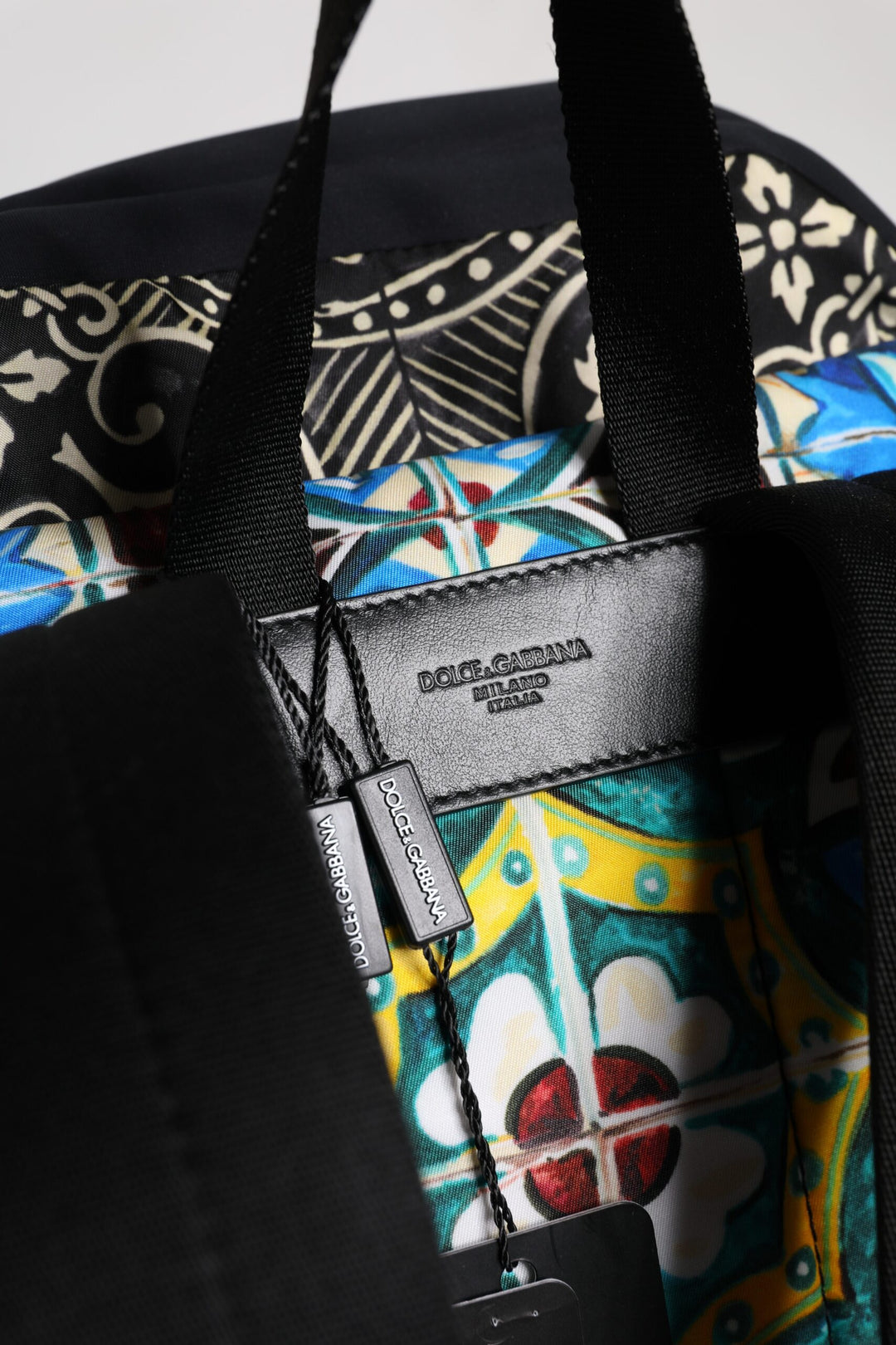Sac à dos Dolce Gabbana imprimé Maiolica, une sensation vestimentaire
