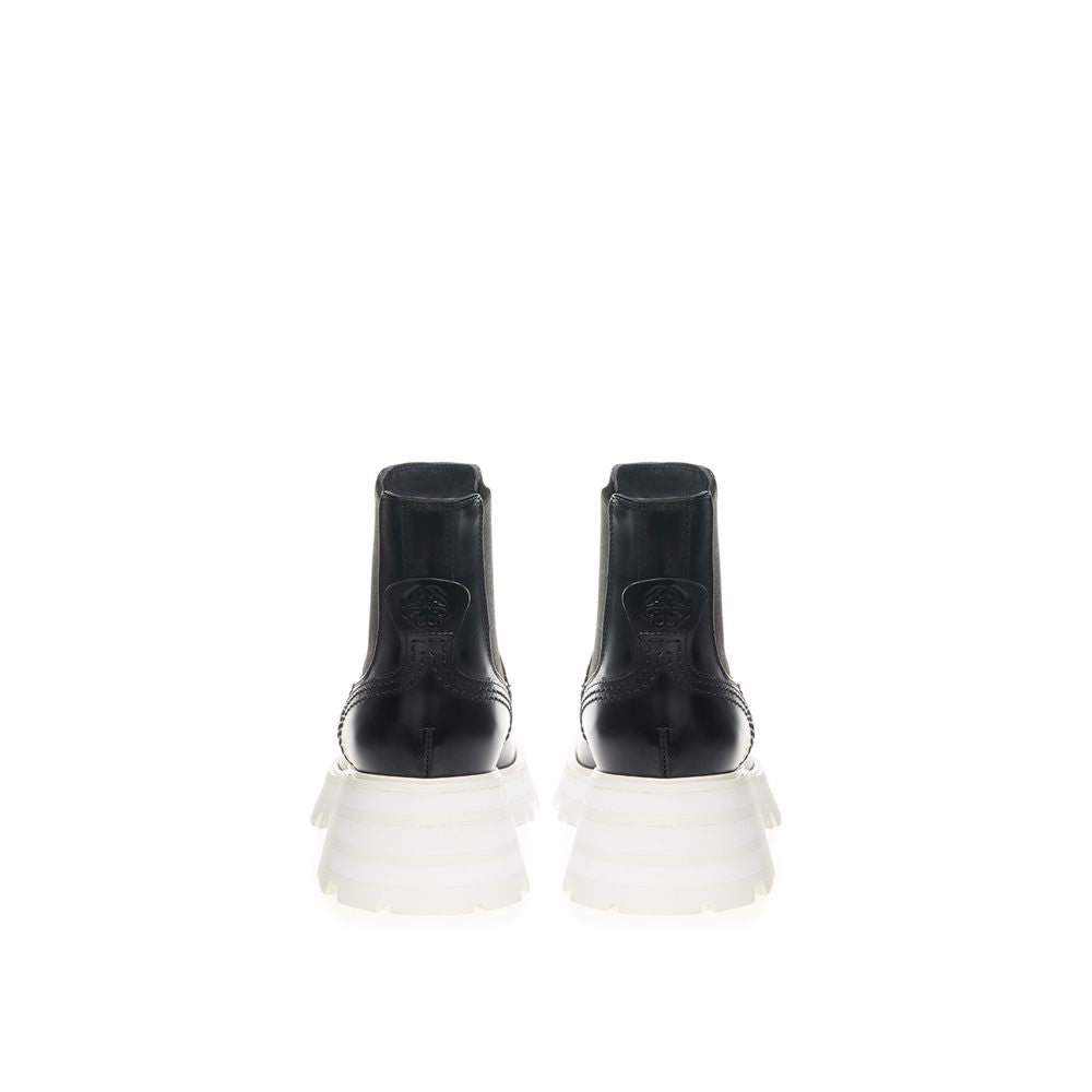 Bottes élégantes en cuir noir intemporel Alexander McQueen