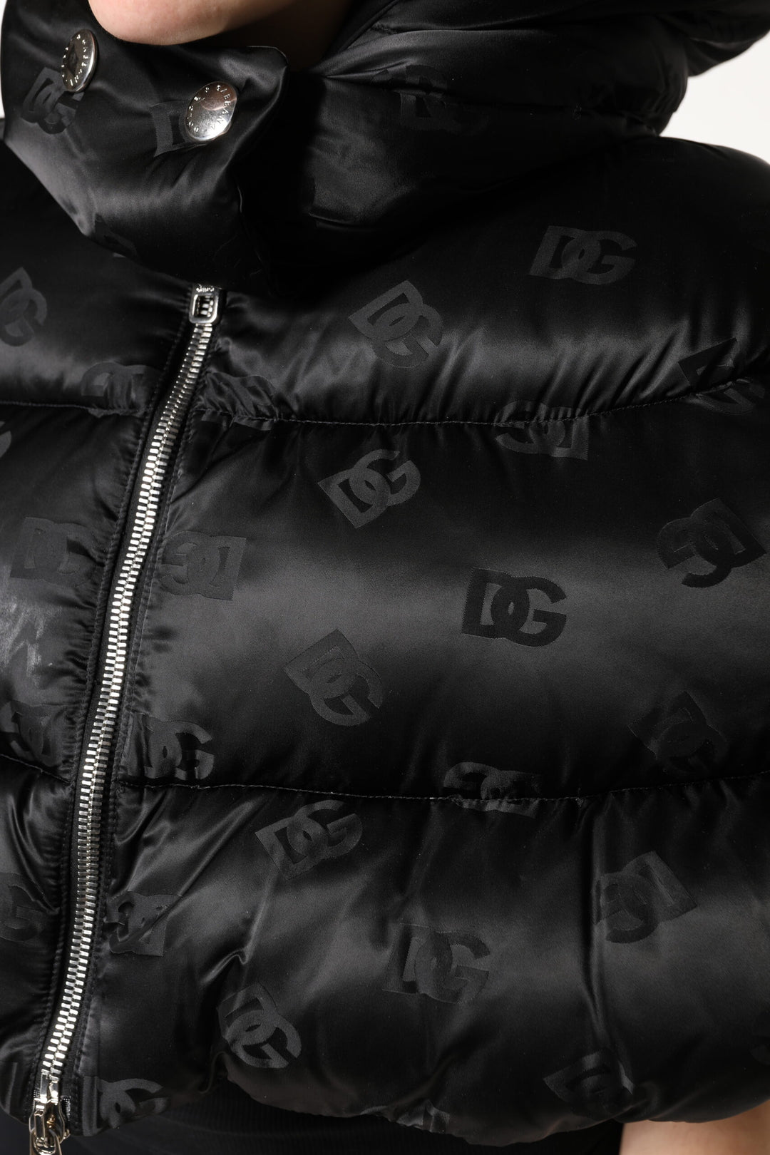 Dolce &amp;amp; Gabbana Doudoune courte noire à capuche et fermeture éclair intégrale
