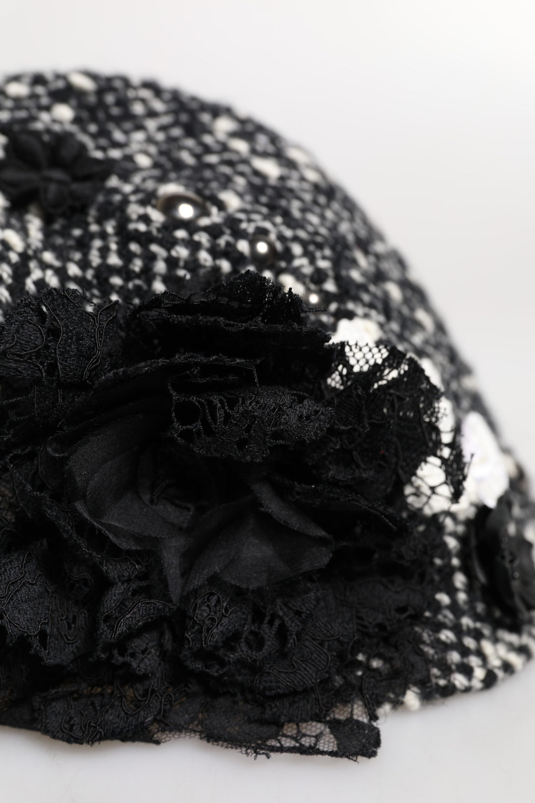Chapeau cloche Dolce &amp;amp; Gabbana en laine noire à fleurs blanches