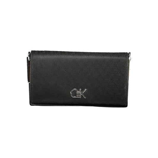 Chic Calvin Klein Shoulder Bag with Spacious Compartments and Style