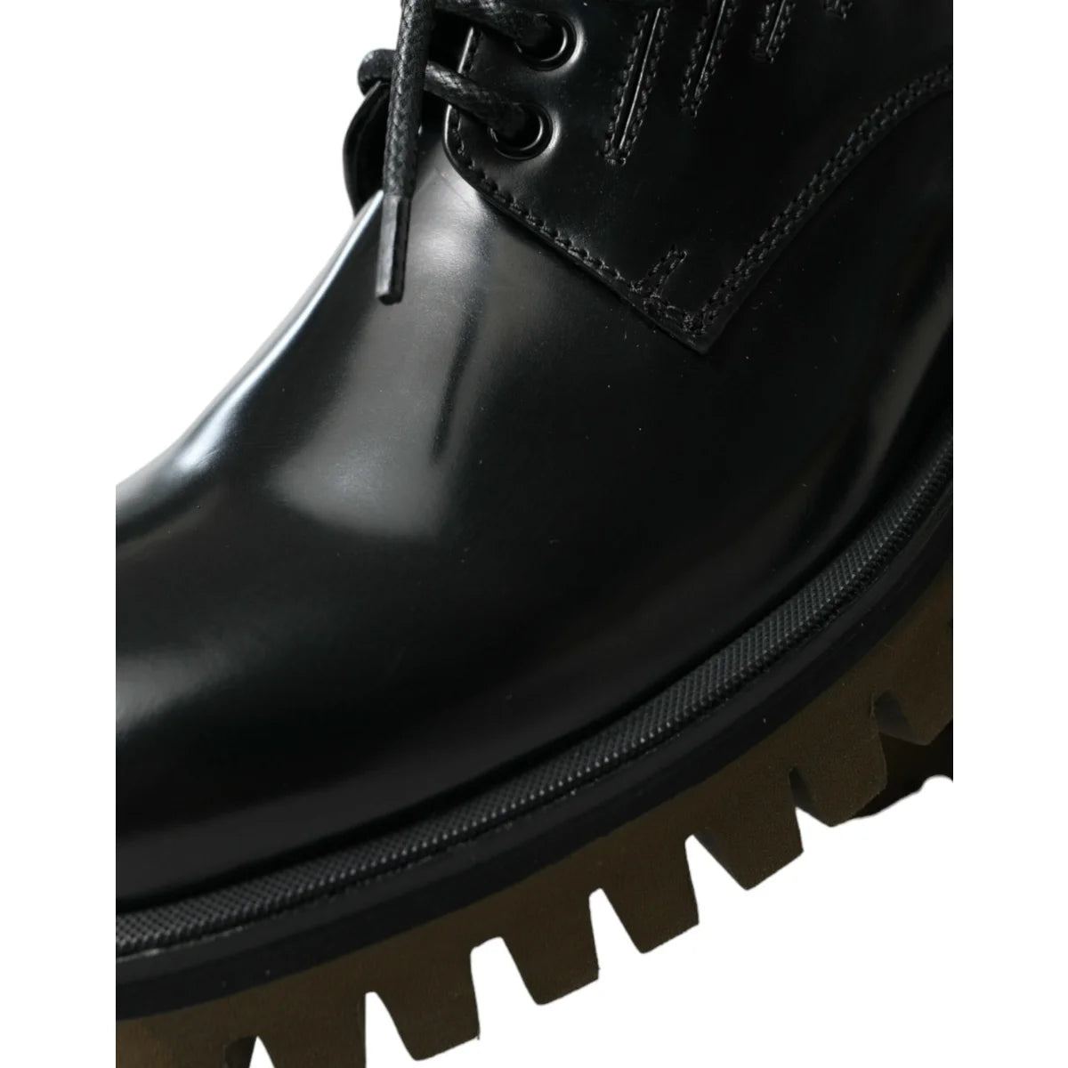 Dolce & Gabbana Derby Dress Shoes Ignite Italian Style with Logo Details