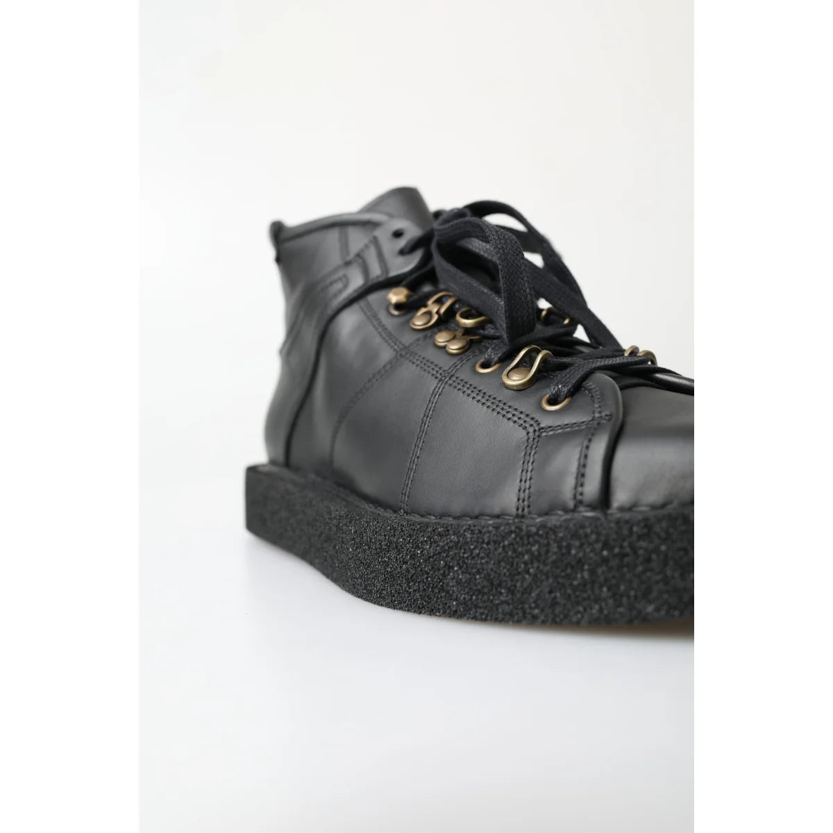 Dolce and Gabbana Mens Shoes With Silver Chain Detailing &