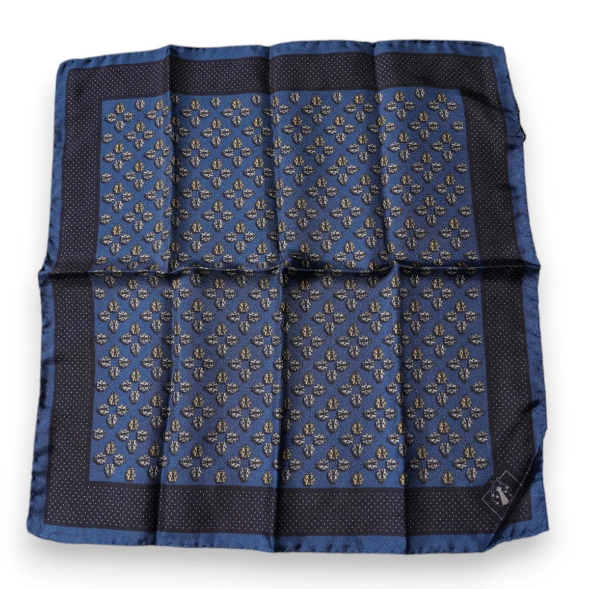 Dolce & Gabbana Mens Square Scarf Stylish Luxury Accessory