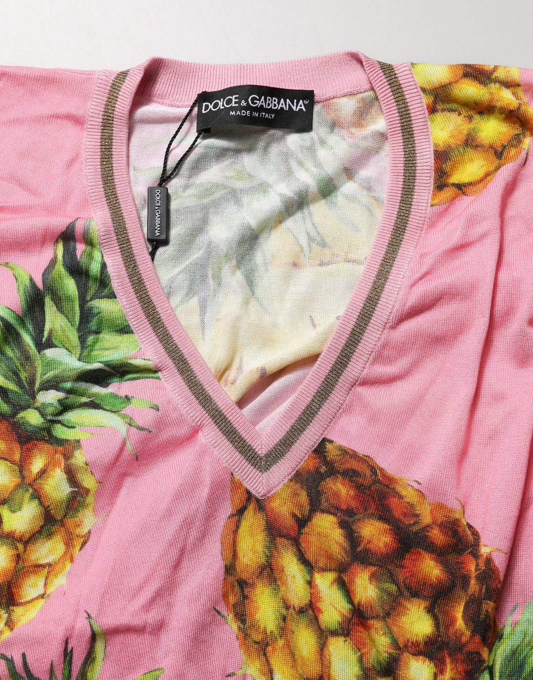 Dolce &amp; Gabbana - Pink Pineapple Vneck Short Sleeve Cropped Top