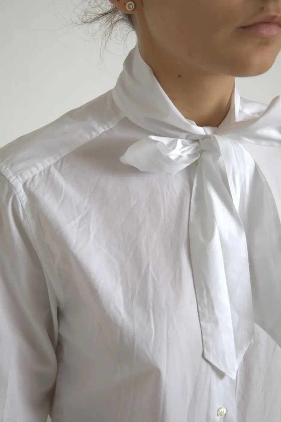 Dolce &amp; Gabbana White Cotton Ascot Collar Long Sleeves Top