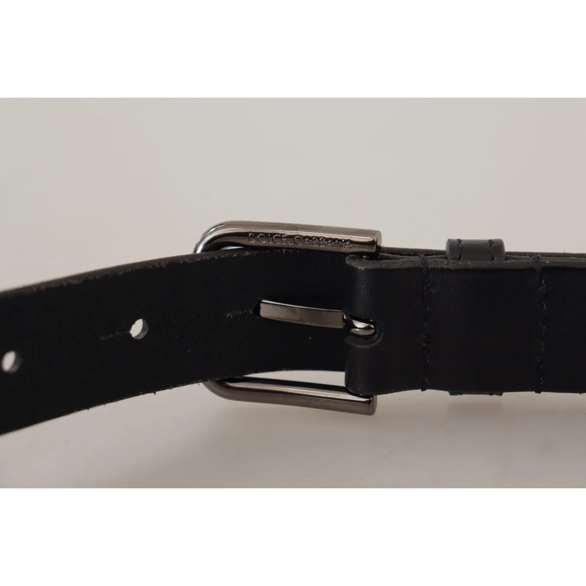 Eye Catching Dolce Gabbana Leather Belt With Sleek Metal Buckle &