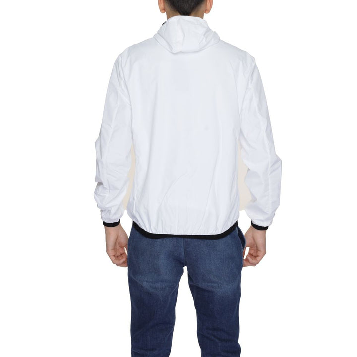 La veste blanche en polyester des Suns vole le soleil
