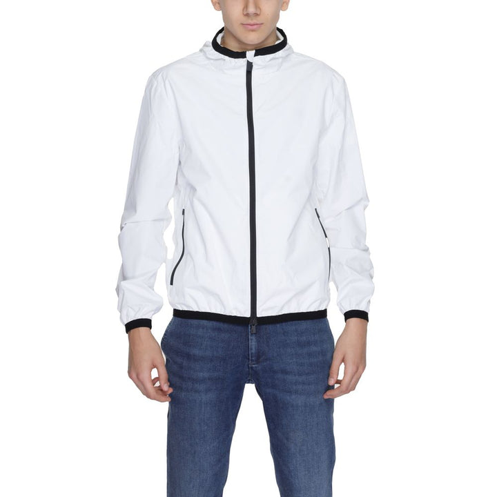 La veste blanche en polyester des Suns vole le soleil