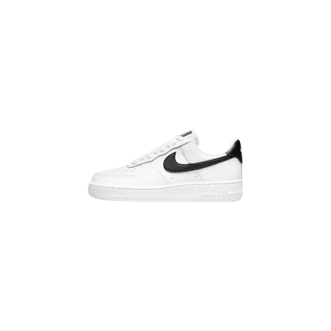 Nike Black and White Leather Low Top Sneakers