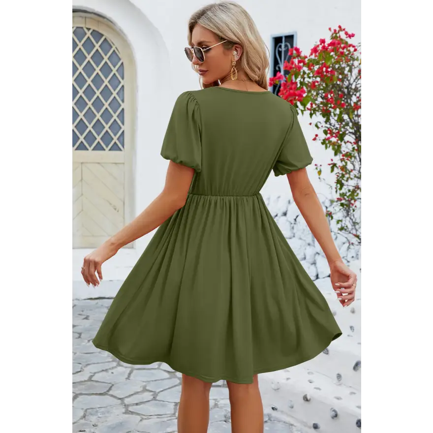 Chic Balloon Sleeve Dress: Flirty & Comfy! Clothing Tops Trendsi