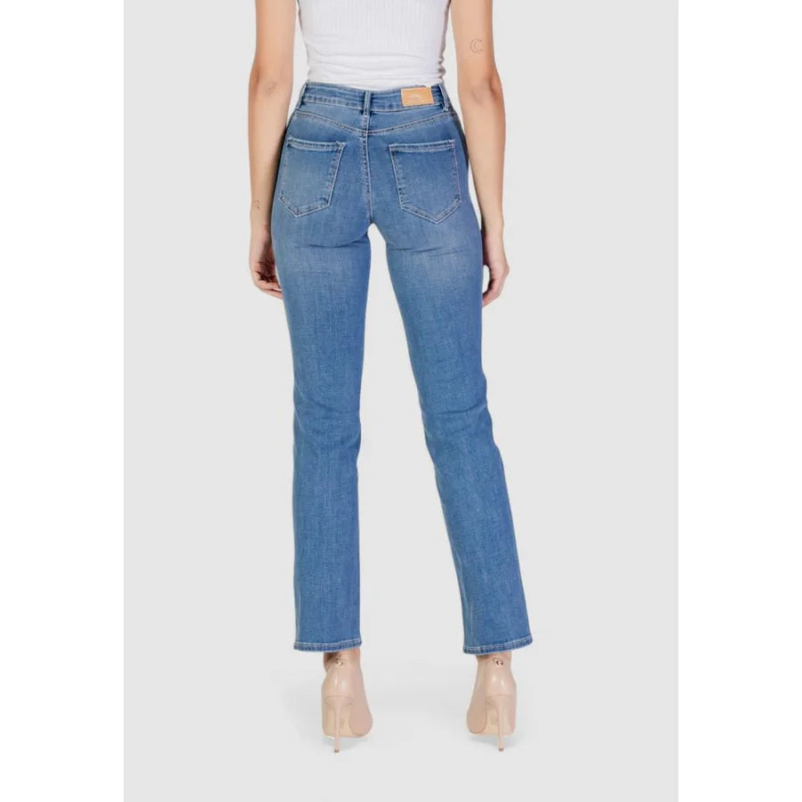 Vero Moda Light Blue Cotton Mom Jeans
