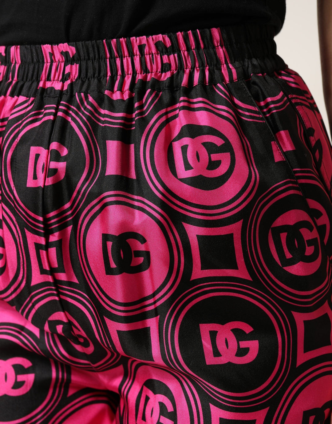 Women’s Dolce &amp; Gabbana Black Fuchsia Silk Logo Elastic Waist Shorts
