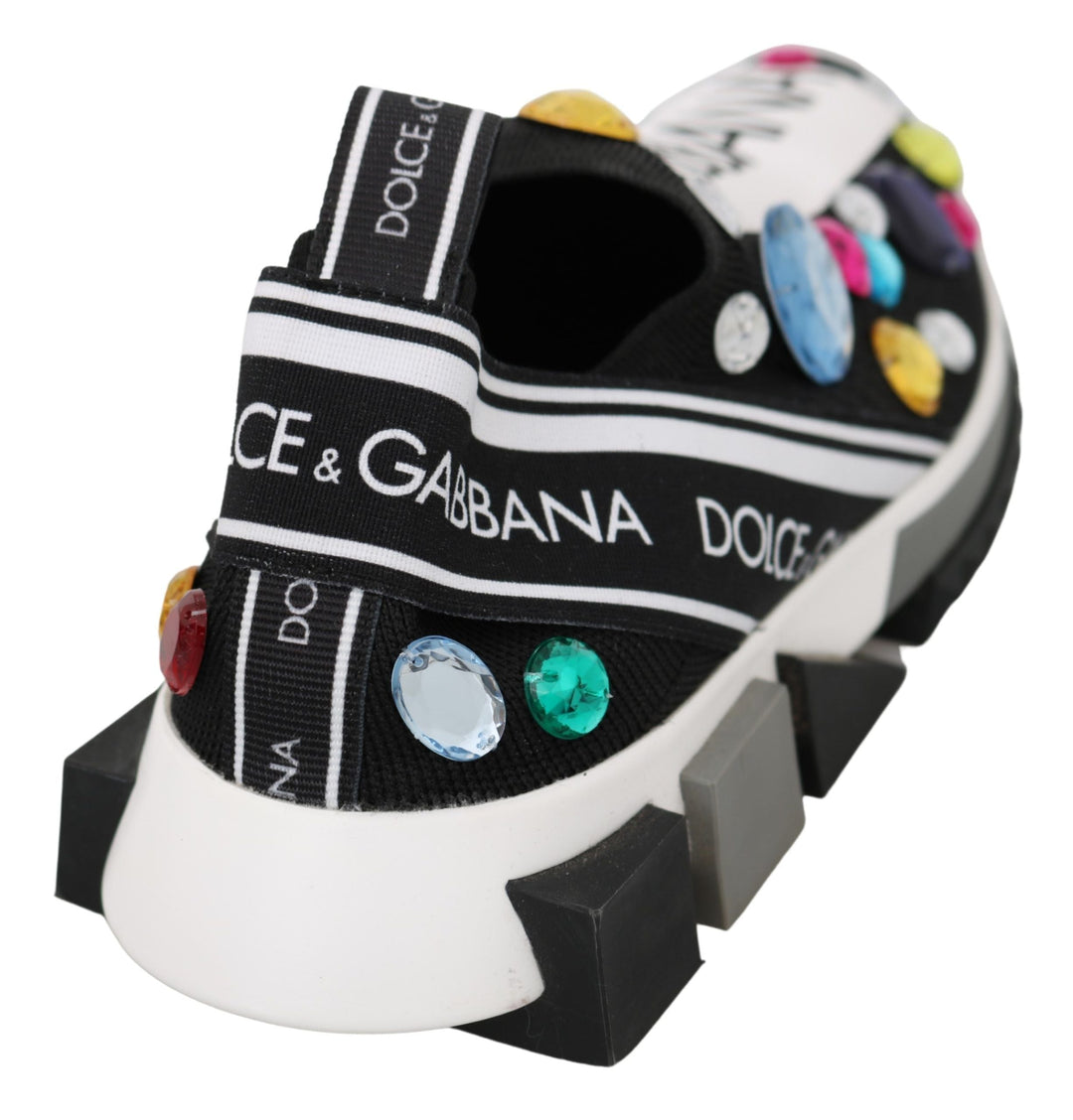 Zapatillas deportivas Dolce Gabbana con suela de goma y logo. Vestido llamativo.