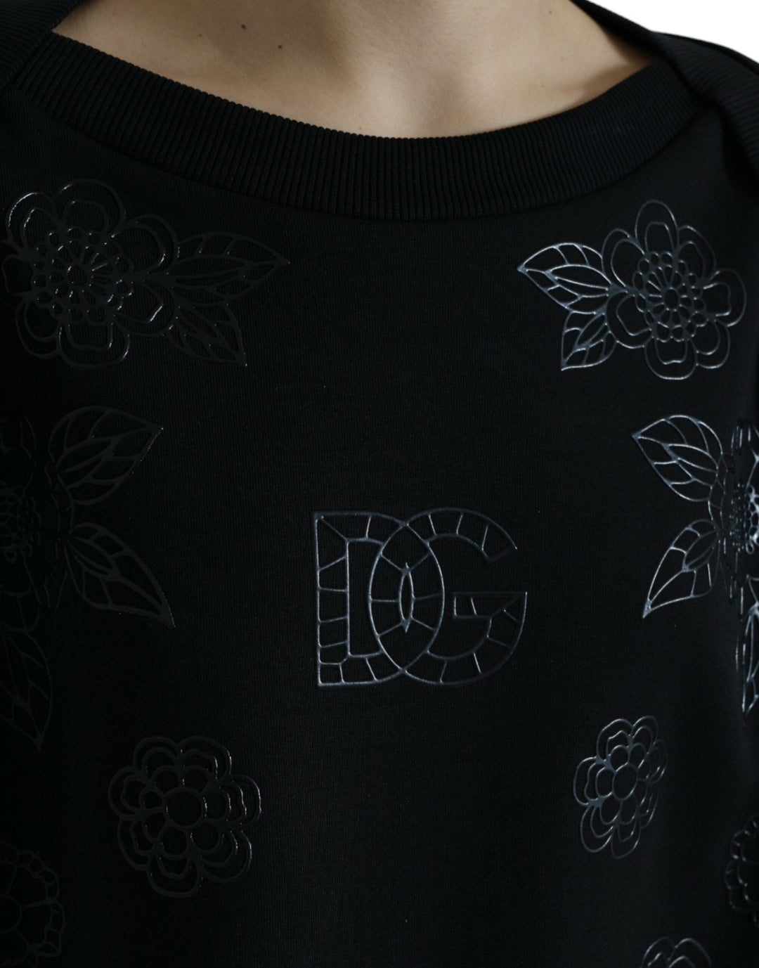 Women’s Dolce &amp; Gabbana Black Pullover Floral Logo Applique Sweater