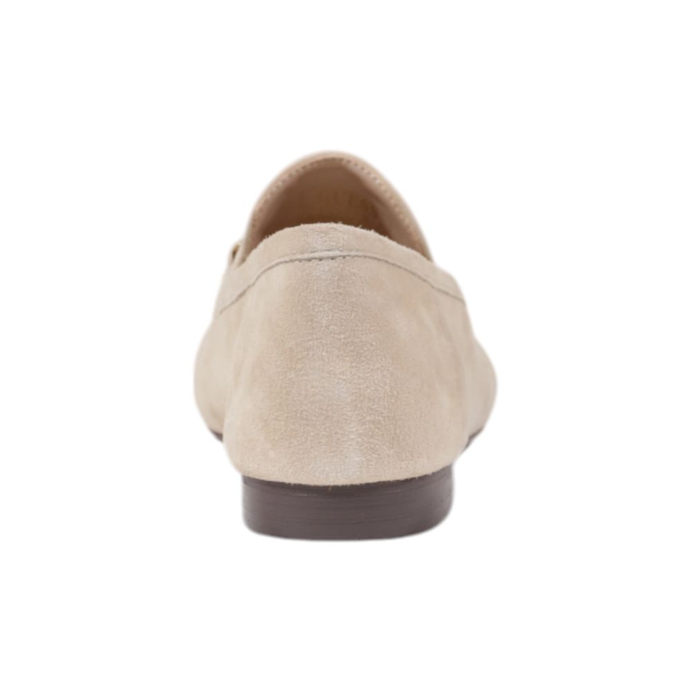 Women’s Guess Beige Leather Platform Pumps